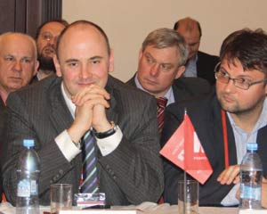 C. Ильенко (Chloride): Все производители так или иначе смещаются в область управления электропитанием, поскольку на существующую элементную базу повлиять не могут 