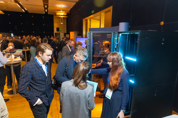 В выставочной зоне