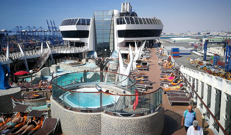 Бассейны 14-й палубы