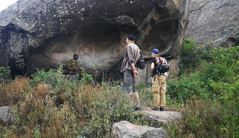 Сакральное место с наскальными рисунками
