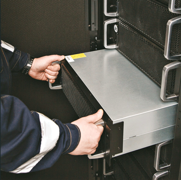 Замена модуля ИБП силами дежурного электрика ЦОД