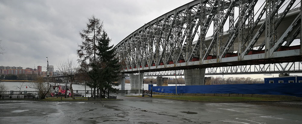 Старый железнодорожный мост через Обь