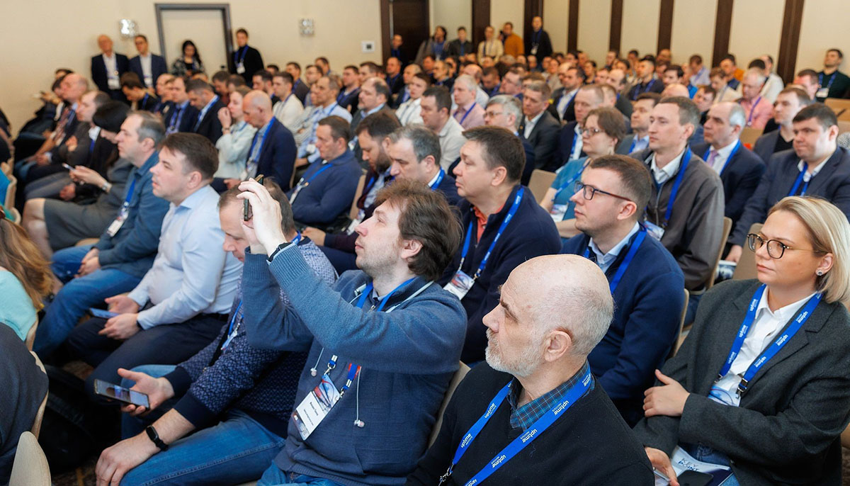 В зале нет свободных мест