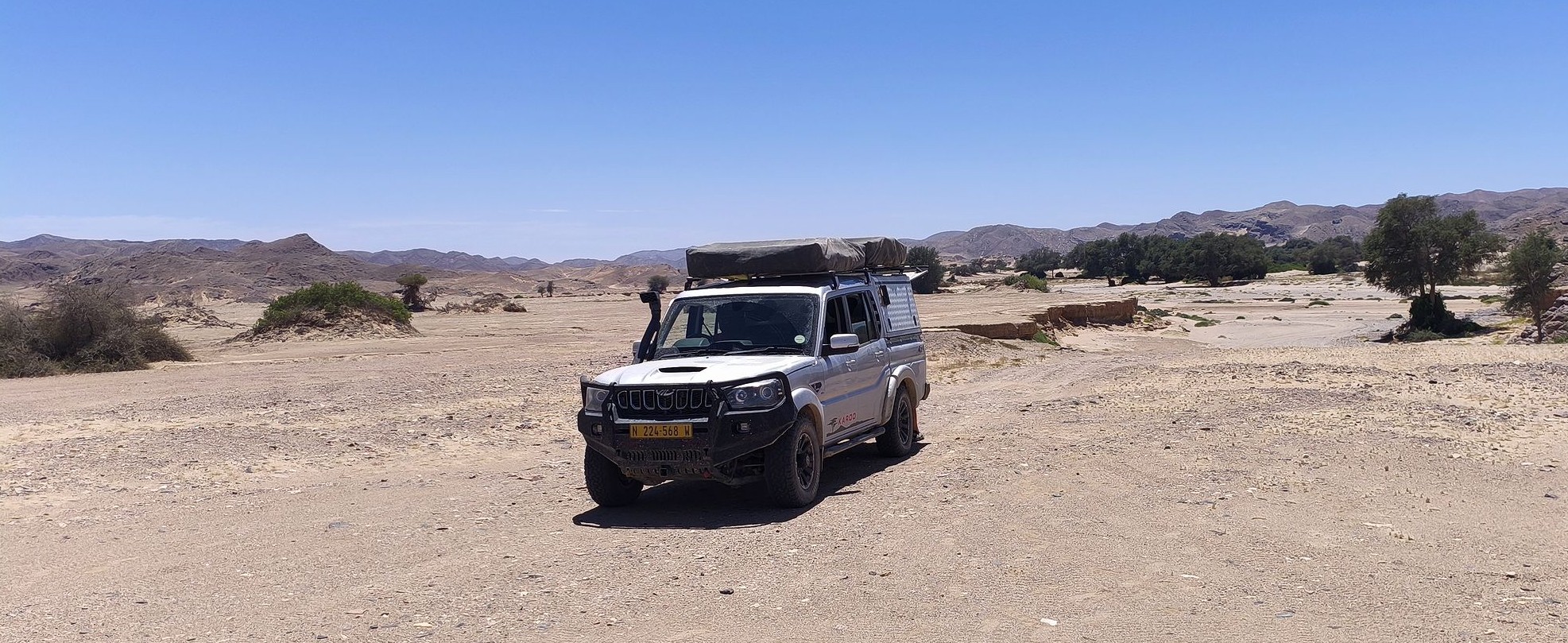 Выезжаем из русла пересохшей реки