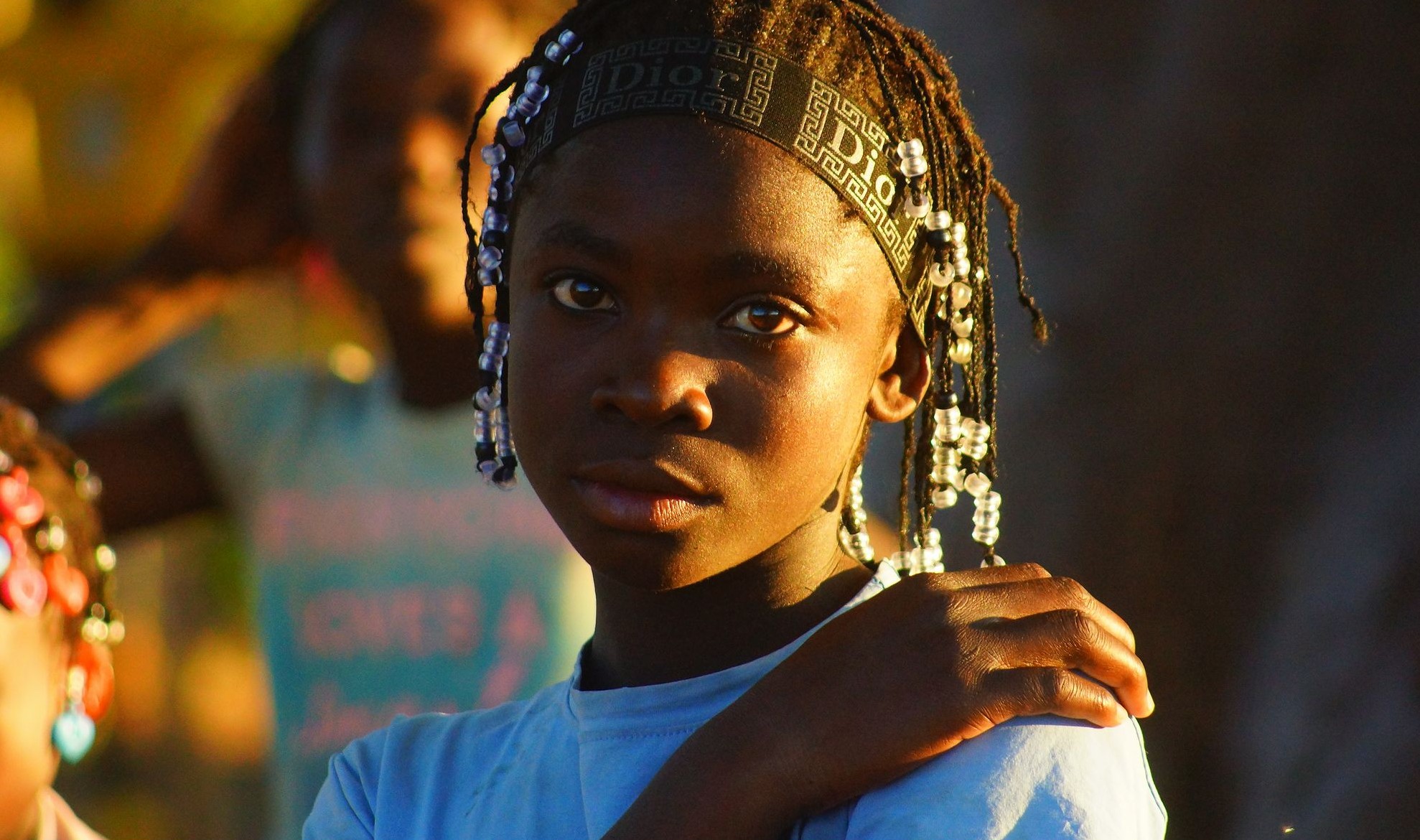 Местная школьница Местная школьница